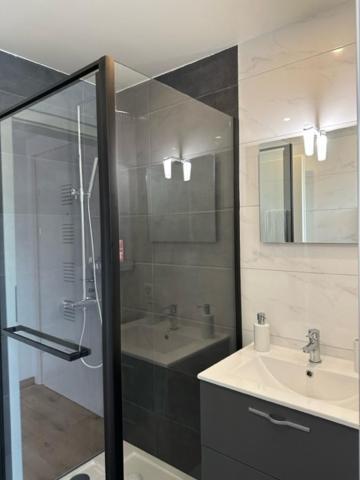 Studio Cosy Au Centre De Couvet מראה חיצוני תמונה